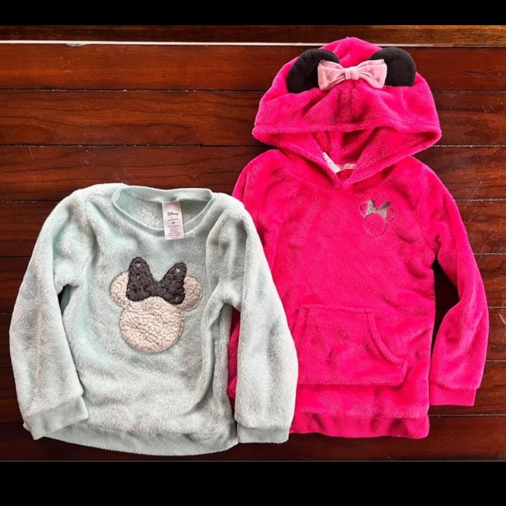 2 Minnie Mouse Pullovers